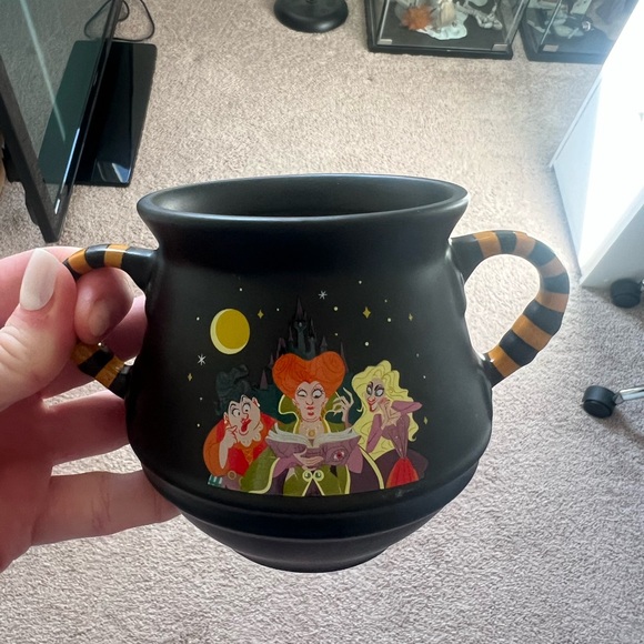 Disney Hocus Pocus Black Cauldron Mug - Picture 1 of 3